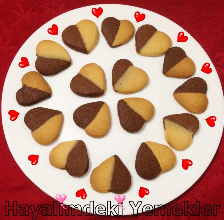 İki Renkli Kalpli Kurabiye