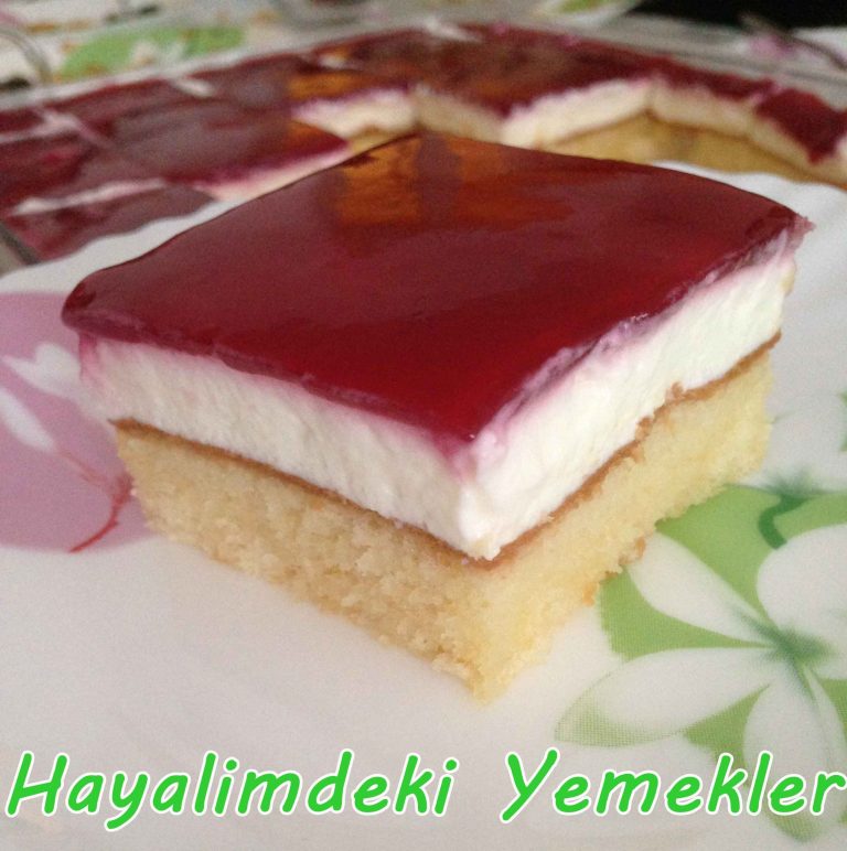 Vişne Soslu Hafif Pasta