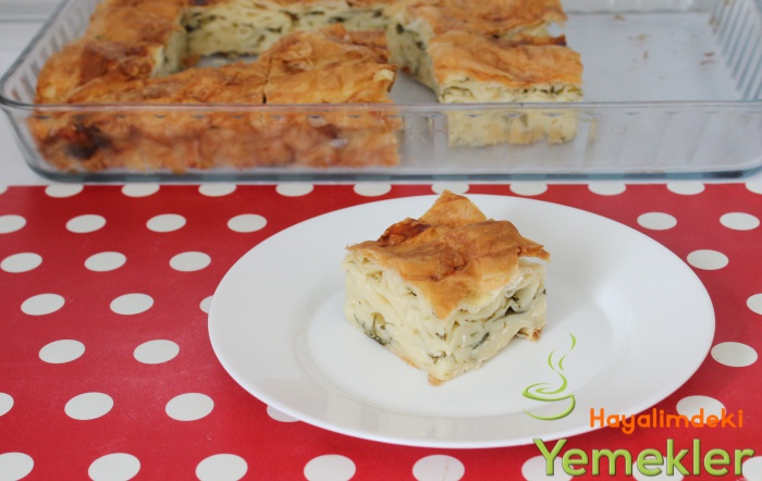 Makarnalı Börek ( Yalancı Su Böreği ) Resimli Yemek Tarifleri