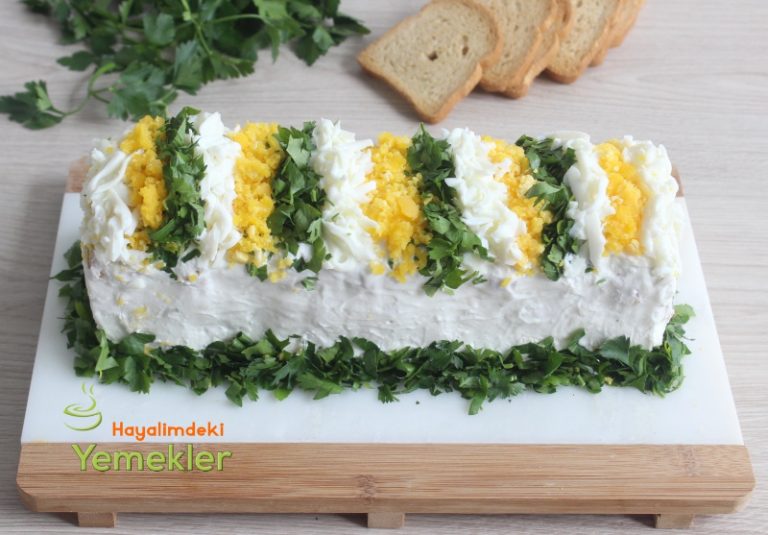 Tavuklu Yoğurtlu  Etimek Salatası Tarifi