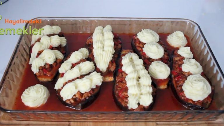 Patlıcanları Yağda Kızartmaya Son.! Böylesi Daha Lezzetli  Etli Patates Püreli Karnıyarık